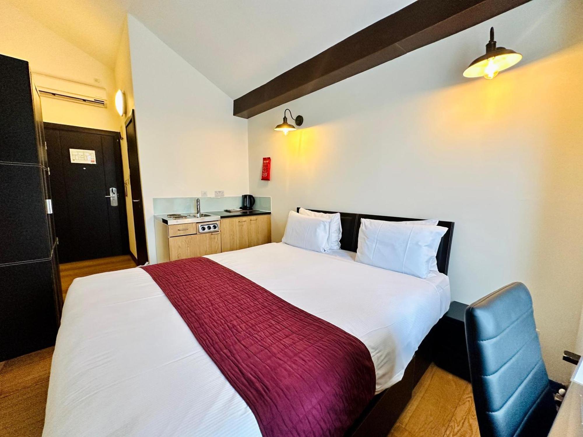 Hotel The Royale Chulan Hyde Park London